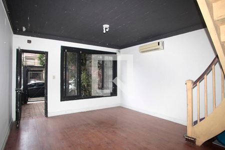 Sala 1 de casa para alugar com 3 quartos, 150m² em Rio Branco, Porto Alegre