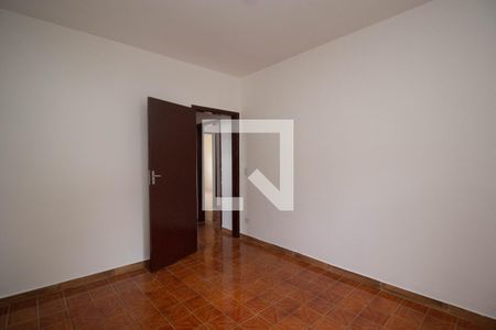 Quarto 2 de casa para alugar com 2 quartos, 90m² em Vila Serralheiro, São Paulo