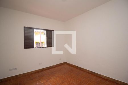 Quarto 2 de casa para alugar com 2 quartos, 90m² em Vila Serralheiro, São Paulo