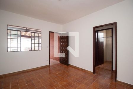 Sala de casa para alugar com 2 quartos, 90m² em Vila Serralheiro, São Paulo