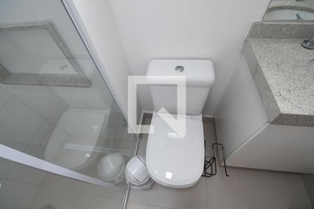 Banheiro de kitnet/studio para alugar com 1 quarto, 42m² em Centro, Campinas