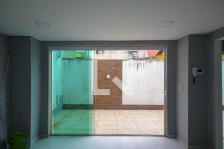 Sala de casa para alugar com 4 quartos, 110m² em Vila Maranhao, Nova Iguaçu