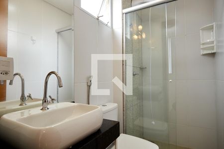 Banheiro do Quarto 1 de apartamento para alugar com 3 quartos, 80m² em Paraíso, Belo Horizonte