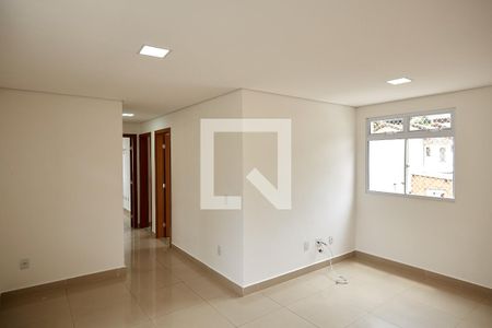 Sala de apartamento para alugar com 3 quartos, 80m² em Paraíso, Belo Horizonte