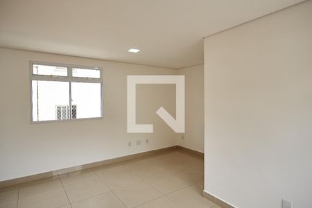 Sala de apartamento para alugar com 3 quartos, 80m² em Paraíso, Belo Horizonte