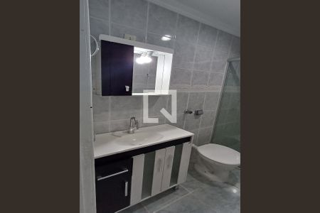 Banheiro de apartamento para alugar com 1 quarto, 46m² em Kobrasol, São José