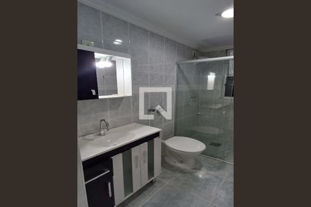 Banheiro de apartamento para alugar com 1 quarto, 46m² em Kobrasol, São José