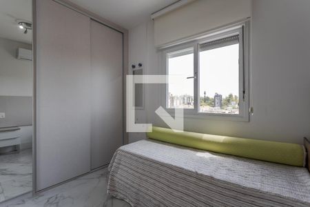 Quarto de apartamento para alugar com 2 quartos, 90m² em Passo D’areia, Porto Alegre