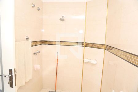 Casa à venda com 400m², 3 quartos e 6 vagas Casa à venda com 400m², 3 quartos e 6 vagasBanheiro da Suíte 3