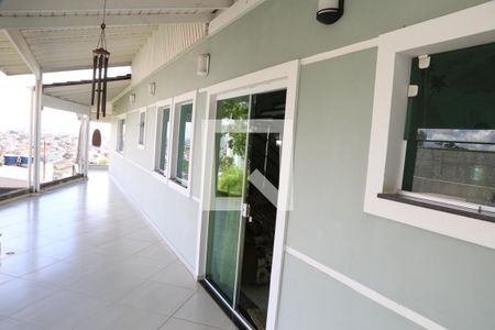 Casa à venda com 400m², 3 quartos e 6 vagas Casa à venda com 400m², 3 quartos e 6 vagasVaranda