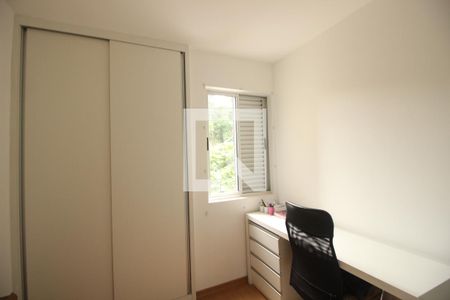 Quarto de apartamento à venda com 3 quartos, 80m² em Buritis, Belo Horizonte