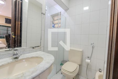 Banheiro da Suíte 1 de apartamento para alugar com 2 quartos, 55m² em Bela Vista, São Paulo