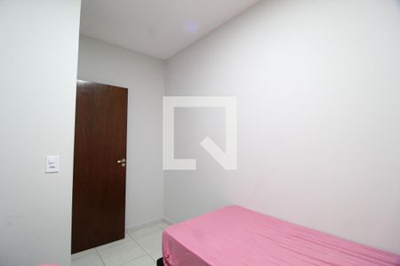 Quarto 1 de apartamento para alugar com 2 quartos, 44m² em Lagoinha, Uberlândia