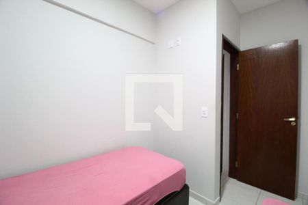 Quarto 1 de apartamento para alugar com 2 quartos, 44m² em Lagoinha, Uberlândia