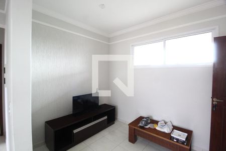 Sala de apartamento para alugar com 2 quartos, 44m² em Lagoinha, Uberlândia