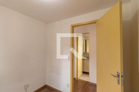 Quarto 1 de apartamento para alugar com 2 quartos, 44m² em Alto Boqueirão, Curitiba