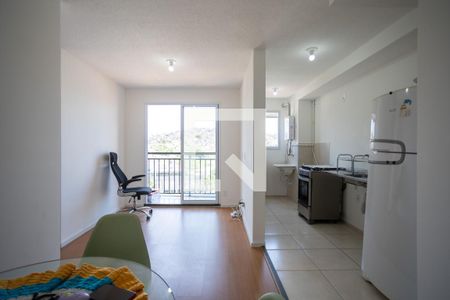 Sala de apartamento para alugar com 2 quartos, 55m² em São Francisco Xavier, Rio de Janeiro