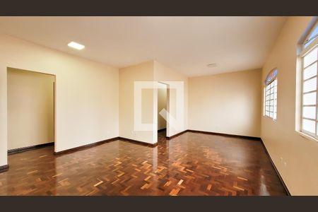 Sala de casa para alugar com 4 quartos, 250m² em Bonfim, Campinas