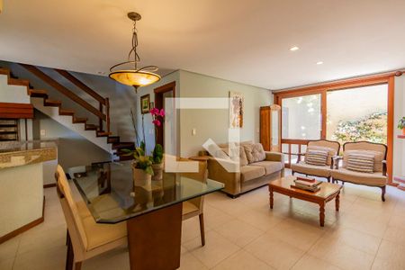 Sala de casa de condomínio à venda com 3 quartos, 219m² em Tristeza, Porto Alegre