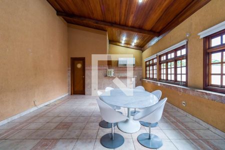 Sala de casa para alugar com 2 quartos, 106m² em Jardim Leonor, São Paulo