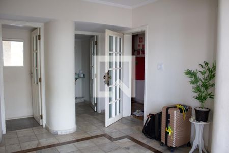 Hall de entrada de apartamento para alugar com 5 quartos, 500m² em Santa Cecilia, São Paulo