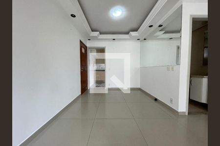 Sala de apartamento para alugar com 2 quartos, 77m² em Jardim Ester, São Paulo