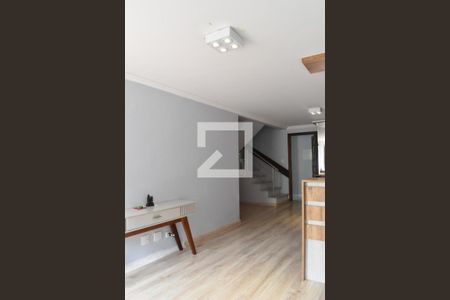 Sala 1 de casa para alugar com 3 quartos, 180m² em Bacacheri, Curitiba