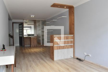 Sala 1 de casa para alugar com 3 quartos, 180m² em Bacacheri, Curitiba