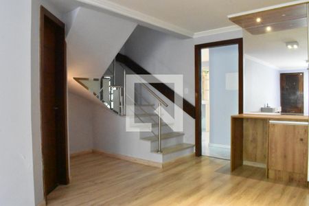 Sala 1 de casa para alugar com 3 quartos, 180m² em Bacacheri, Curitiba