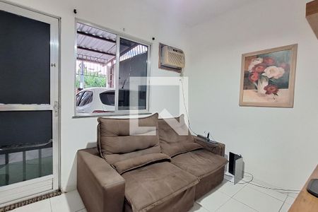 Sala de casa para alugar com 2 quartos, 63m² em Vila Maria Helena, Duque de Caxias