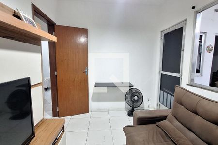 Sala de casa para alugar com 2 quartos, 63m² em Vila Maria Helena, Duque de Caxias