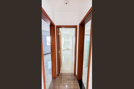 Corredor de apartamento para alugar com 2 quartos, 52m² em Vila Príncipe de Gales, Santo André