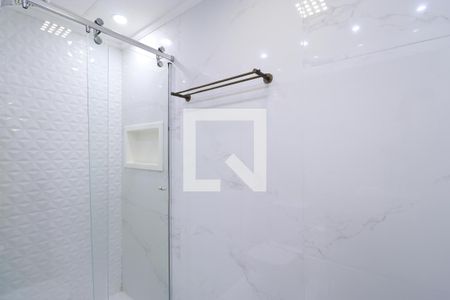 Banheiro de apartamento para alugar com 1 quarto, 33m² em Barra Funda, São Paulo