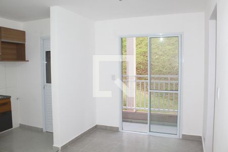 Sala de apartamento para alugar com 2 quartos, 42m² em Parque Silvino Pereira, Cotia