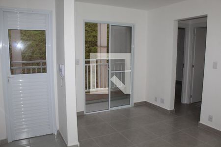 Sala de apartamento para alugar com 2 quartos, 42m² em Parque Silvino Pereira, Cotia