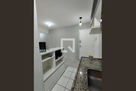 Sala e cozinha de apartamento para alugar com 2 quartos, 56m² em Jardim Celeste, São Paulo