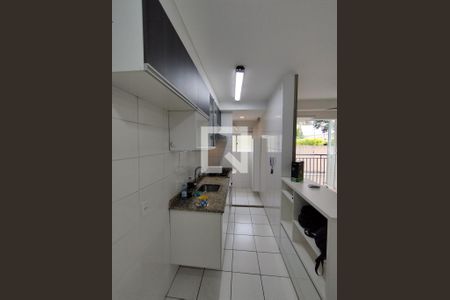 Sala e cozinha de apartamento para alugar com 2 quartos, 56m² em Jardim Celeste, São Paulo