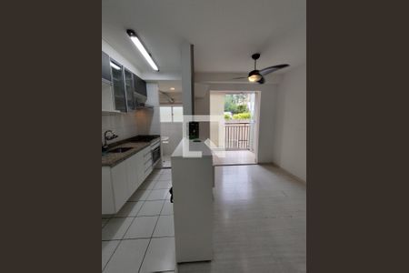 Sala e cozinha de apartamento para alugar com 2 quartos, 56m² em Jardim Celeste, São Paulo