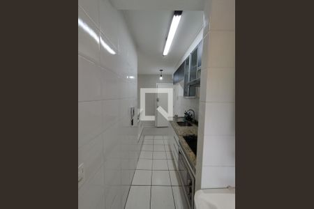 Sala e cozinha de apartamento para alugar com 2 quartos, 56m² em Jardim Celeste, São Paulo