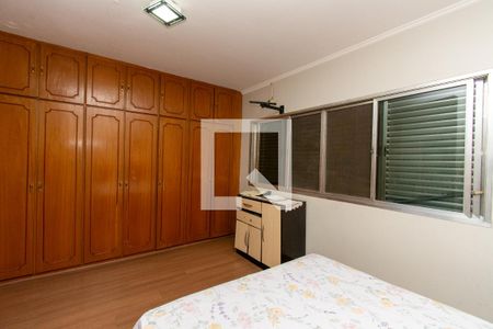 Suíte de casa para alugar com 3 quartos, 355m² em Vila Augusta, Guarulhos