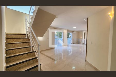 Sala de casa para alugar com 4 quartos, 360m² em Embaré, Santos