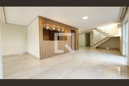 Sala de casa para alugar com 4 quartos, 360m² em Embaré, Santos