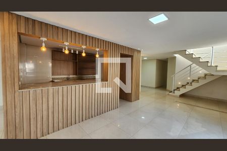 Sala de casa para alugar com 4 quartos, 360m² em Embaré, Santos