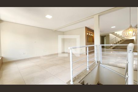 Sala de casa para alugar com 4 quartos, 360m² em Embaré, Santos