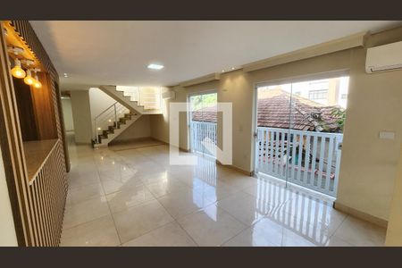 Sala de casa para alugar com 4 quartos, 360m² em Embaré, Santos