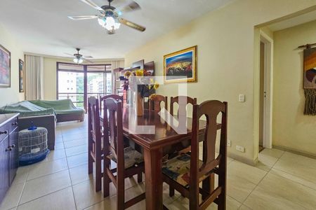 Sala de apartamento para alugar com 3 quartos, 98m² em Barra Funda, Guarujá