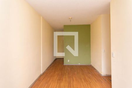 Sala de apartamento para alugar com 2 quartos, 45m² em Jardim Santa Teresinha, São Paulo