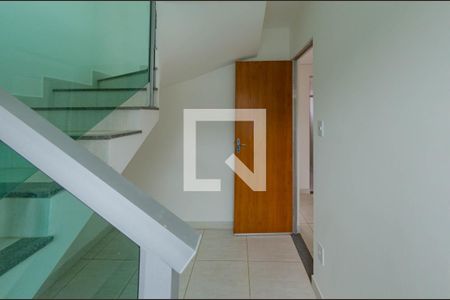 Apartamento para alugar com 130m², 2 quartos e 2 vagas Apartamento para alugar com 130m², 2 quartos e 2 vagasEscada