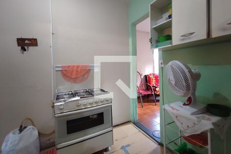 Casa à venda com 143m², 2 quartos e 4 vagas Casa à venda com 143m², 2 quartos e 4 vagasCozinha