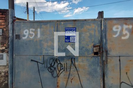 Casa à venda com 143m², 2 quartos e 4 vagas Casa à venda com 143m², 2 quartos e 4 vagasPLACA INSTALADA NA FACHADA